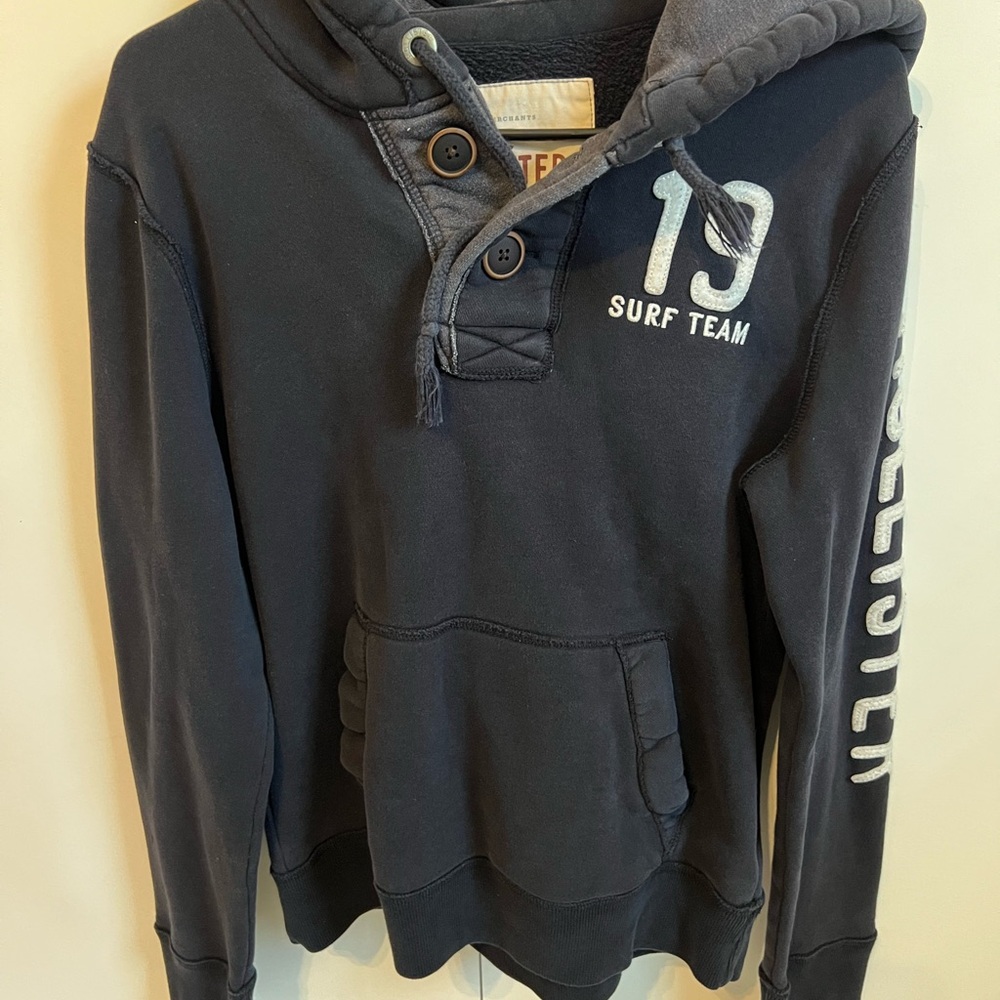 Hollister sweater